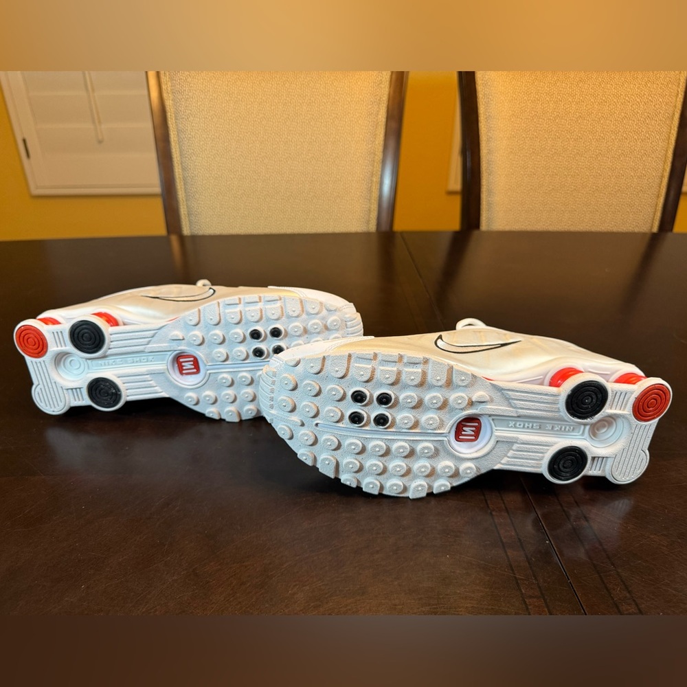 New Nike Shox R4 White Red Sneaker Shoes Size US 6Y - Picture 14 of 14